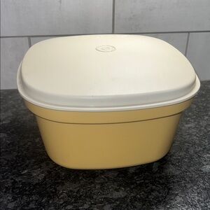 Vintage Tupperware Steam-N-Store Harvest Gold and white. NWOT